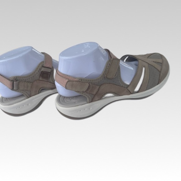 Women's Tan Casual Shoes size 9 - Picture 2 of 3